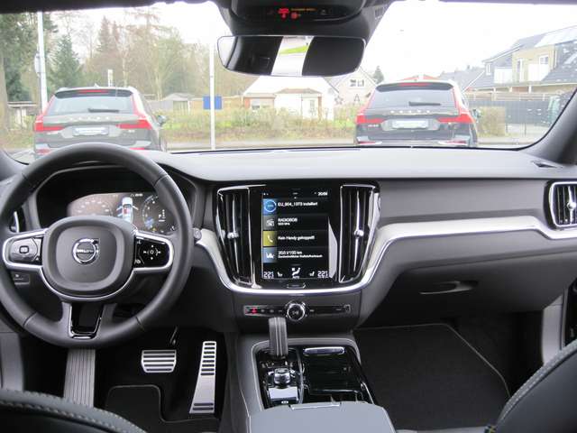 Volvo  T6 Plus Dark Recharge Plug-In Hybrid AWD